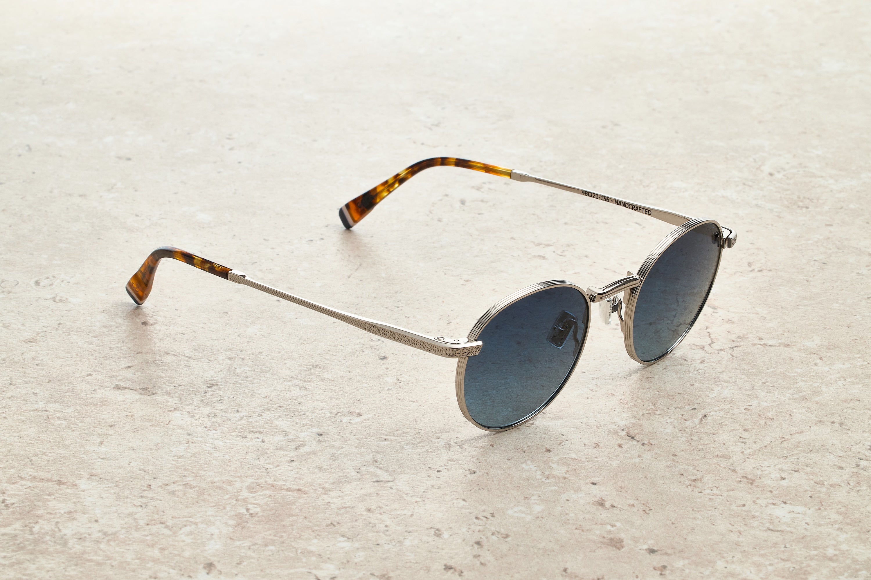 BRENTWOOD S - PLATINUM / GRADIENT DARK BLUE