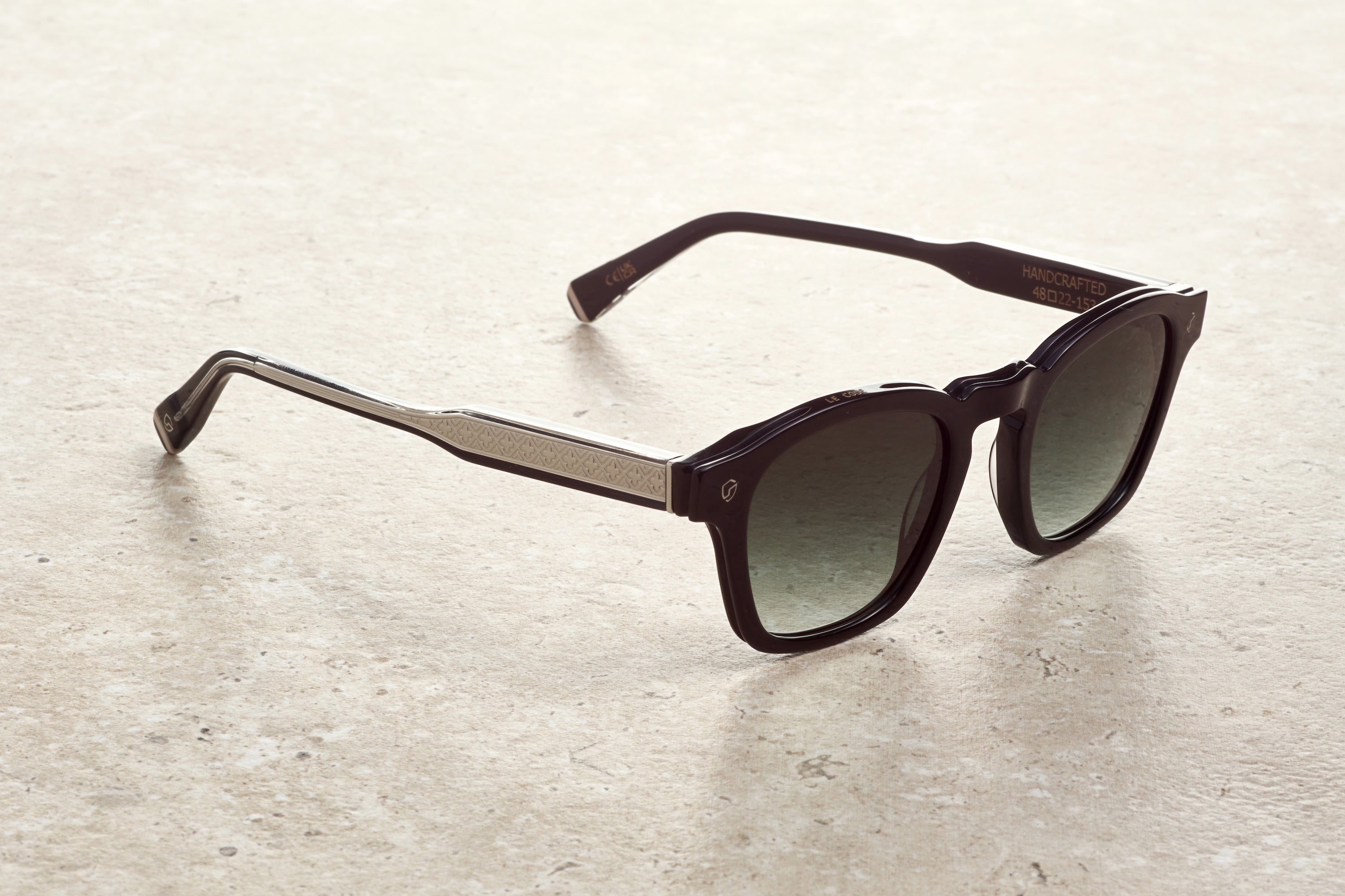 CHAPTER S - BLACK / GRADIENT G15